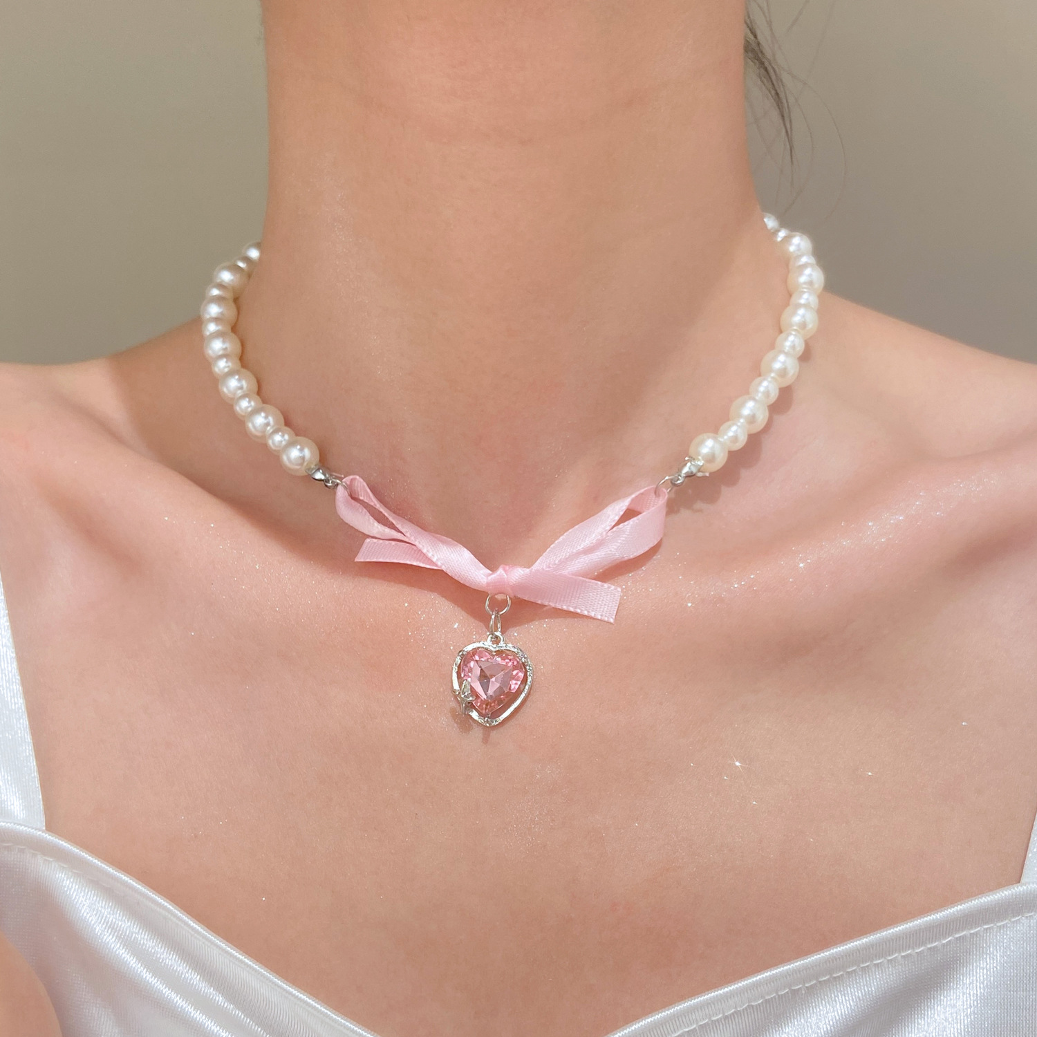 French Romantic Pink Bowknot H - Pearl Trim Chain 리뷰 및 가격