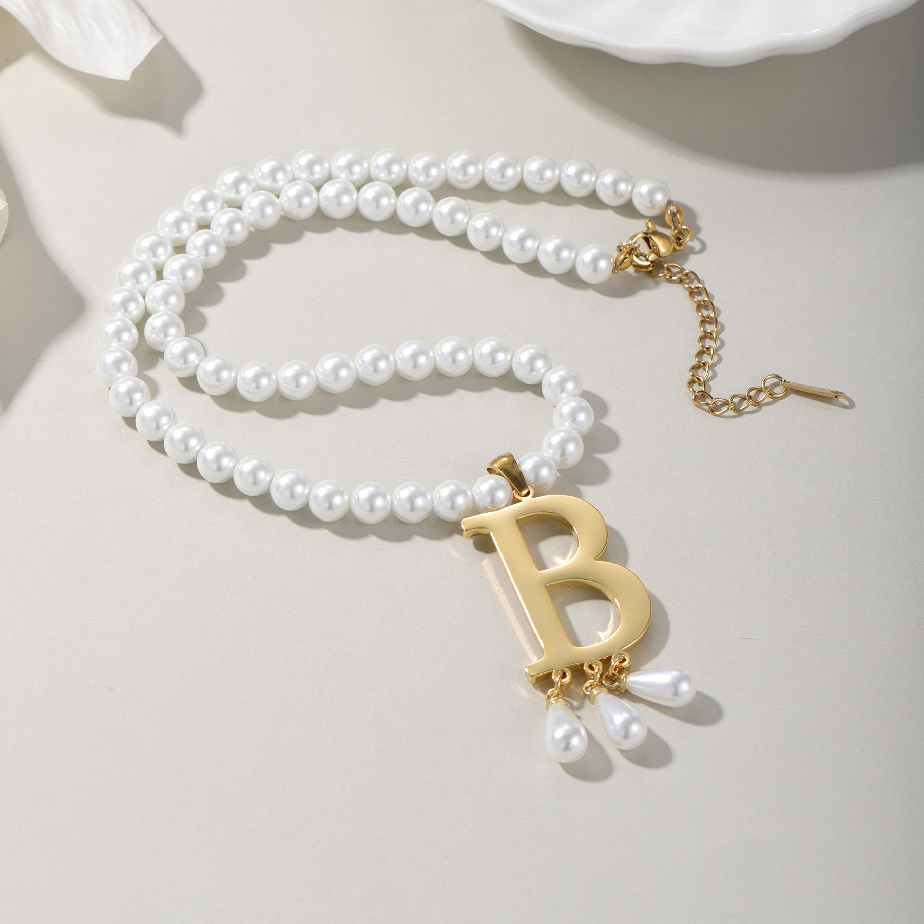 Customized Initial Pendant Lux - Pearl Trim Chain 리뷰 및 가격